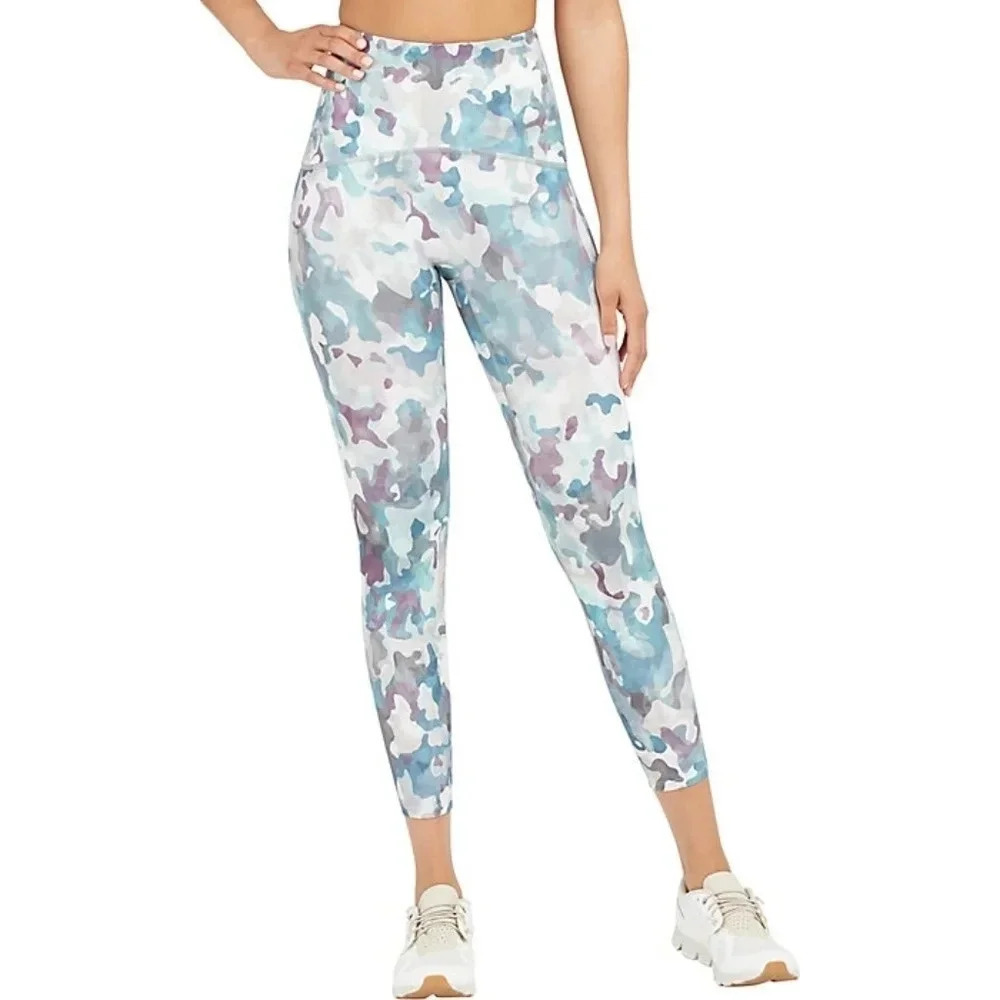 New Spanx Women's Booty Boost Active camo Printed 7/8 Legging small Petit